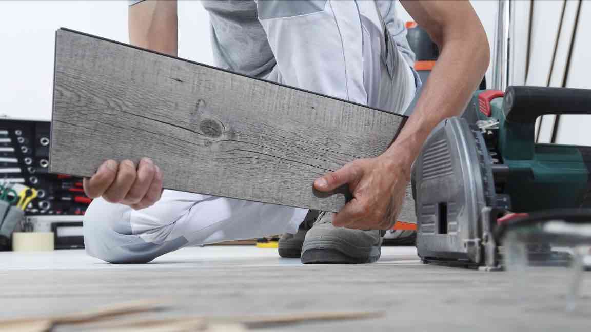 worker-laminate1.jpg