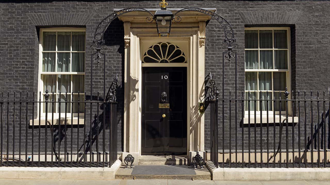 10-downing-st-summary