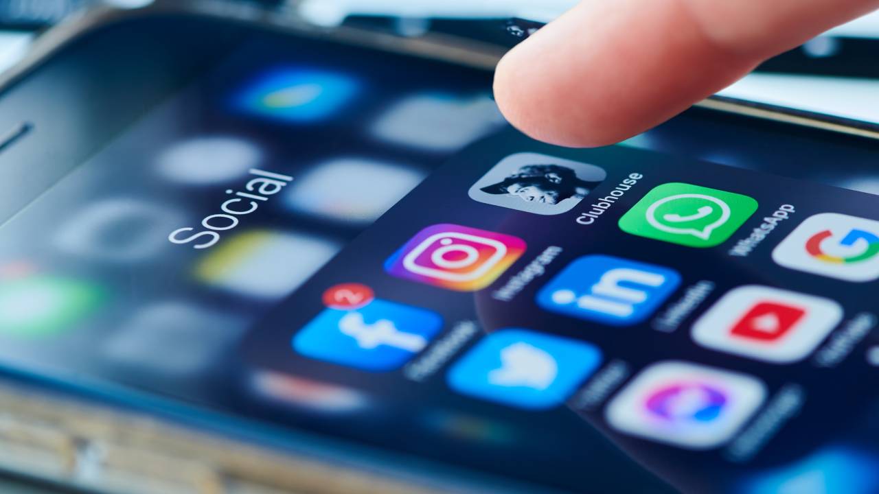 social-media-summary