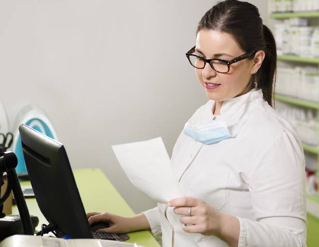 pharmacist, mask hanging_summary image.jpg