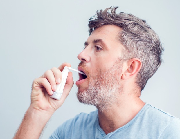 sore-throat-man-id968972176b.jpg